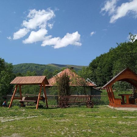Верховинський Котедж Bukovets Bagian luar foto